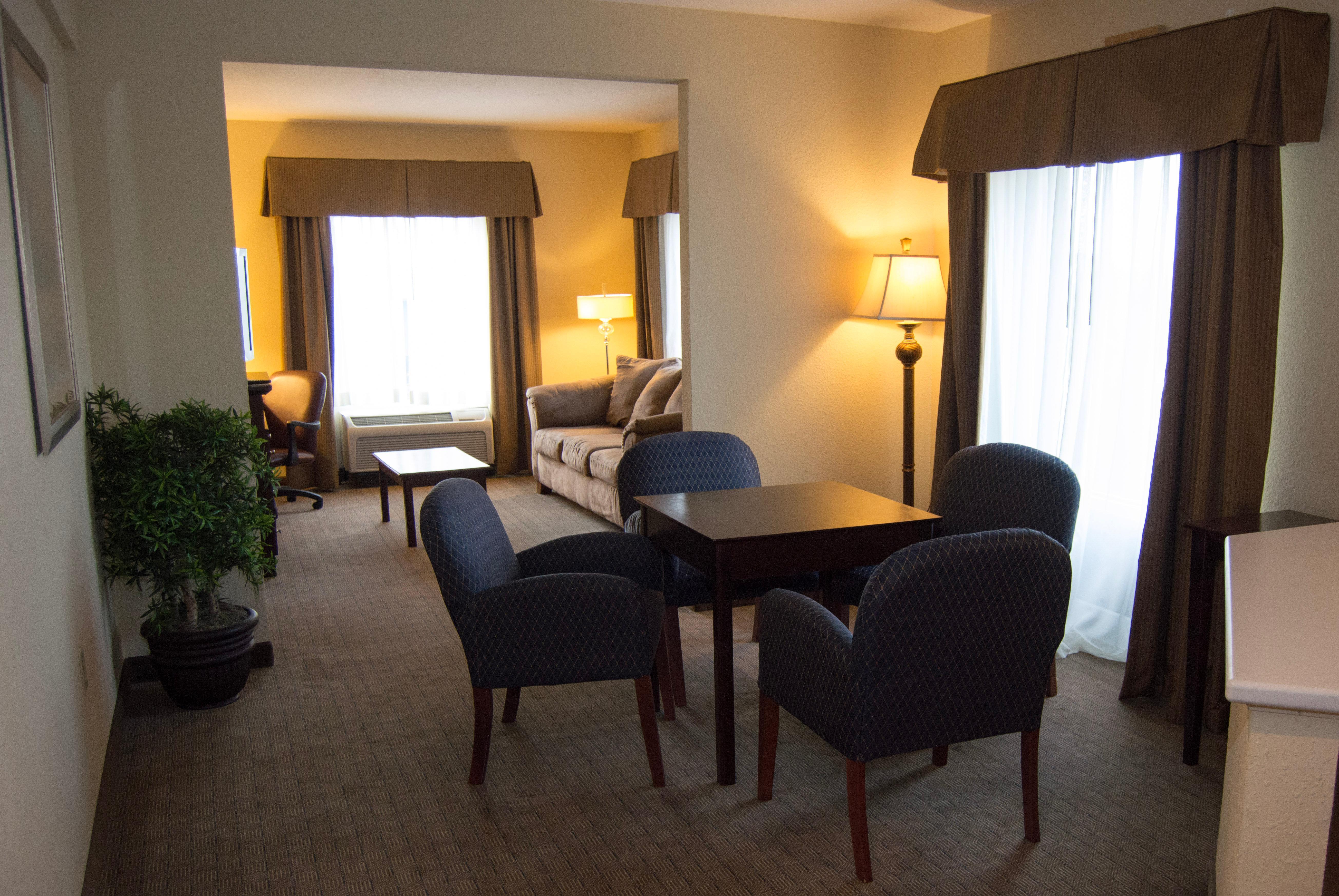 Holiday Inn Express Hotel & Suites Clearwater Us 19 North By Ihg Ngoại thất bức ảnh