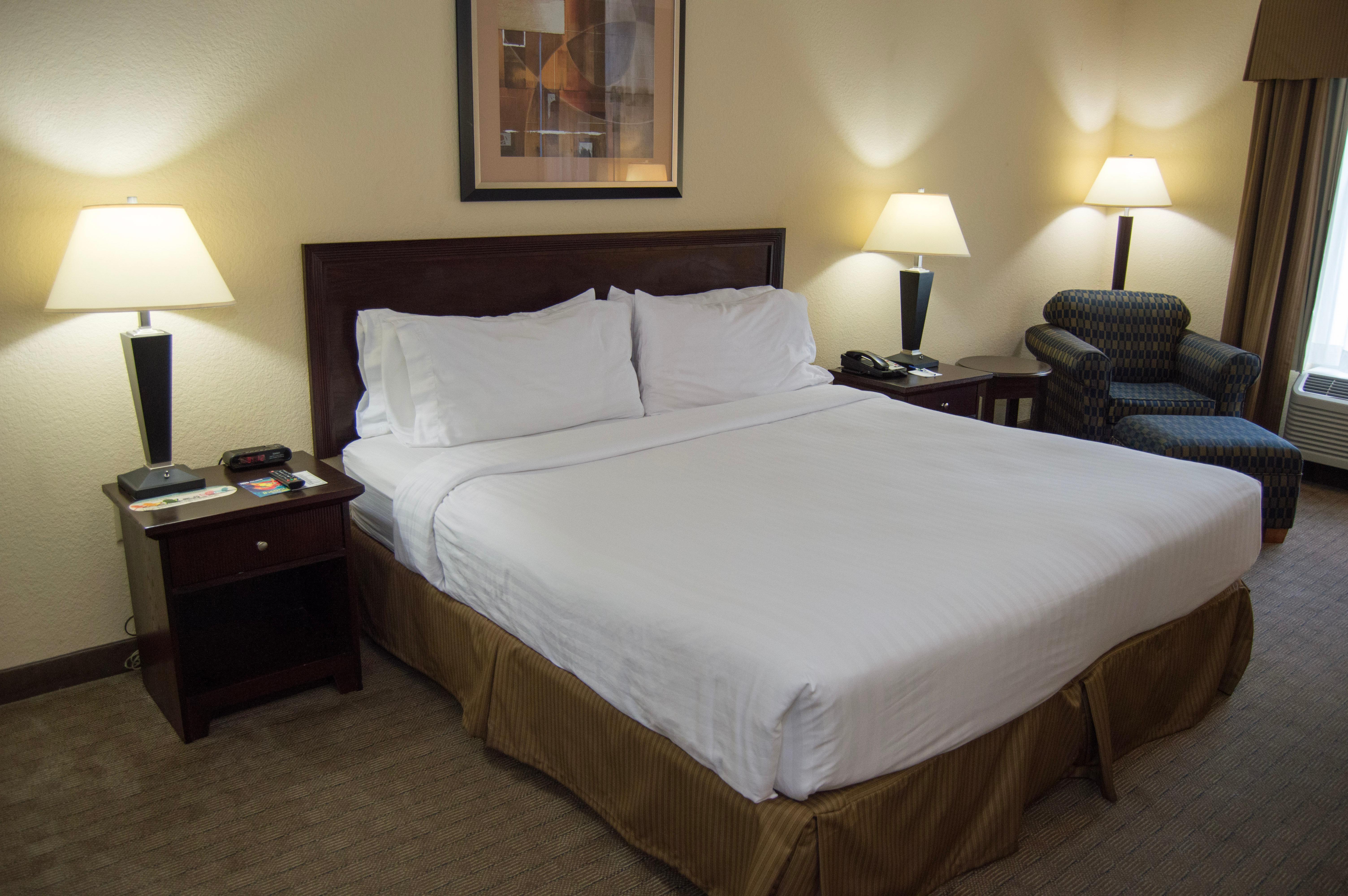 Holiday Inn Express Hotel & Suites Clearwater Us 19 North By Ihg Ngoại thất bức ảnh