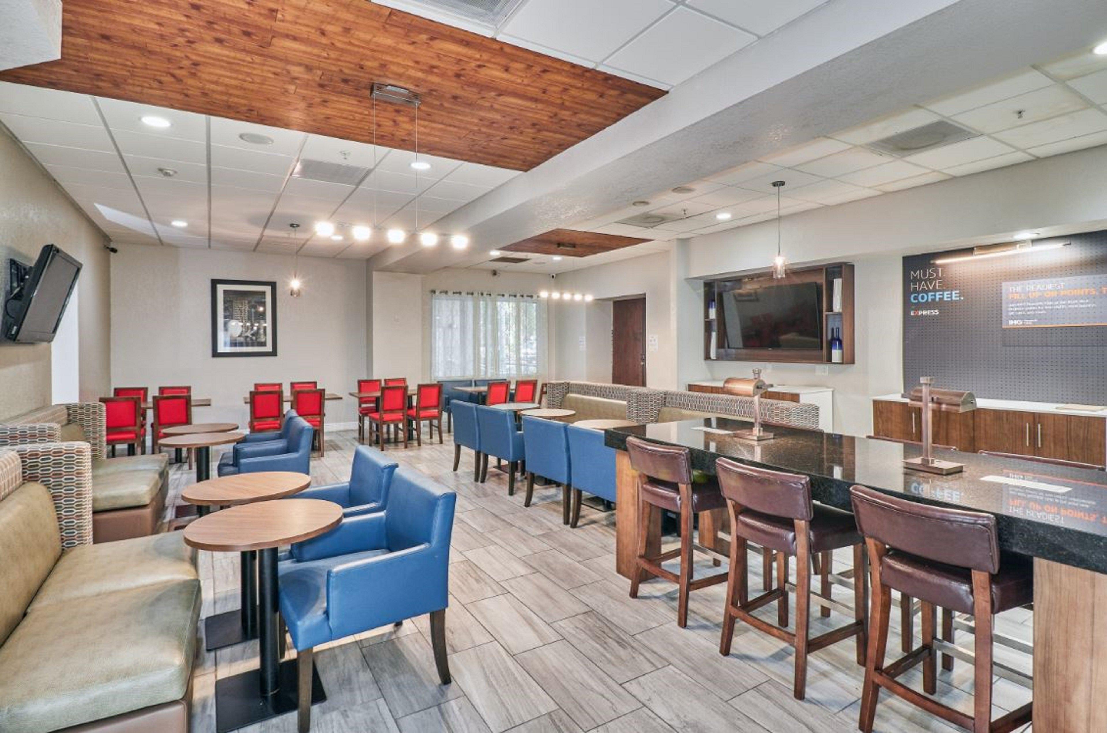 Holiday Inn Express Hotel & Suites Clearwater Us 19 North By Ihg Ngoại thất bức ảnh
