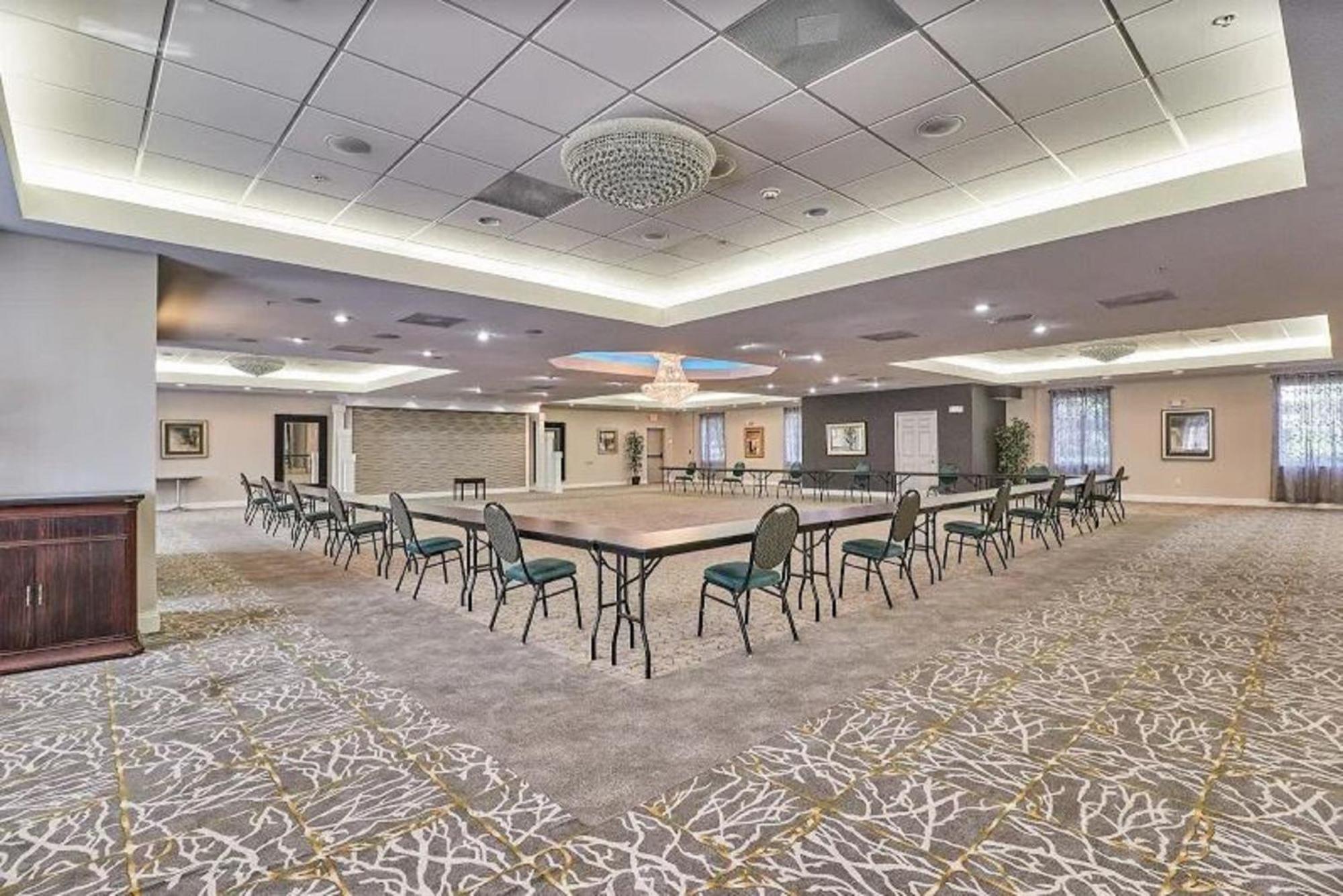 Holiday Inn Express Hotel & Suites Clearwater Us 19 North By Ihg Ngoại thất bức ảnh
